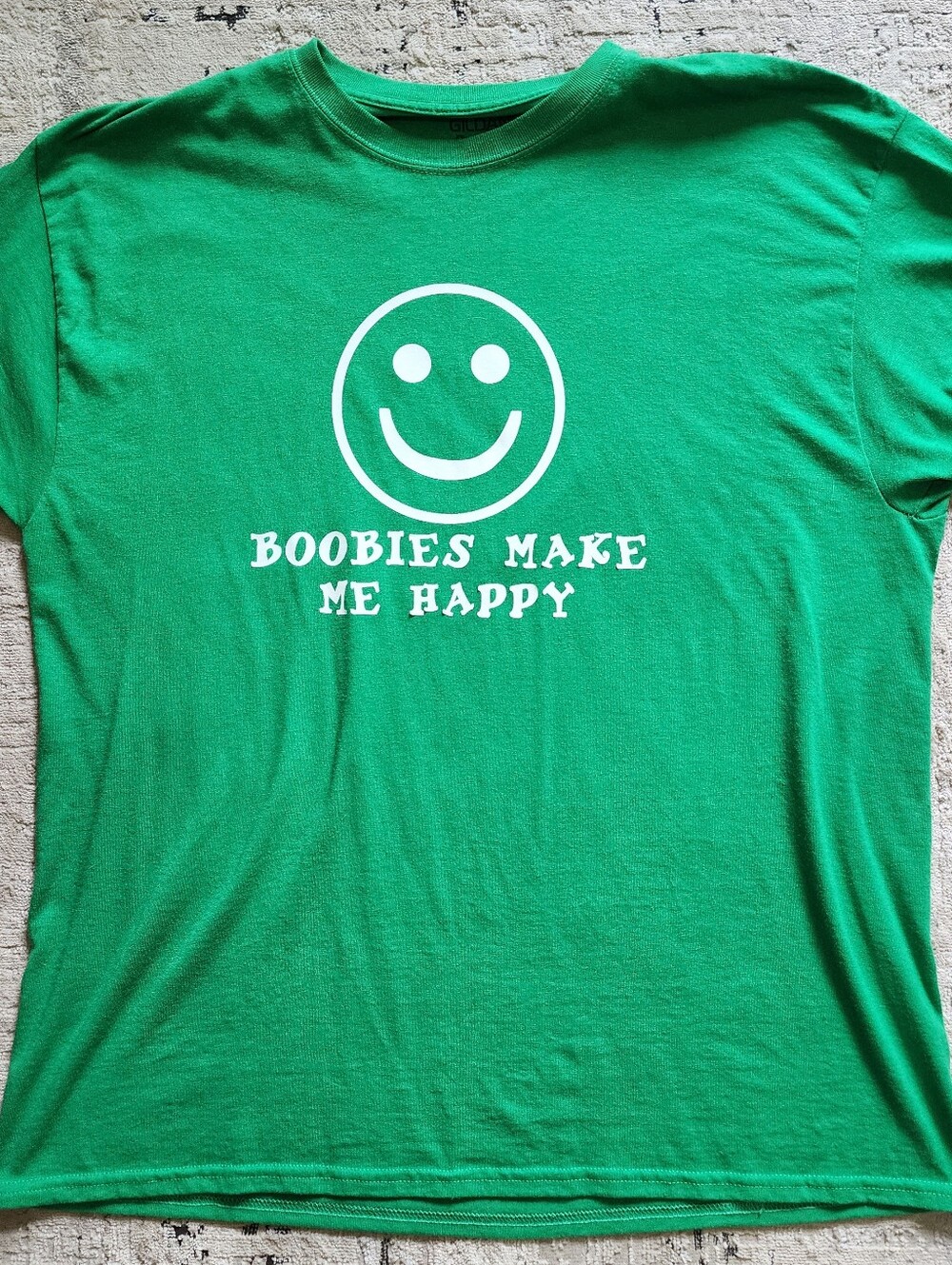Gildan Green Graphic Tee with White Smiley and Slogan Size XL